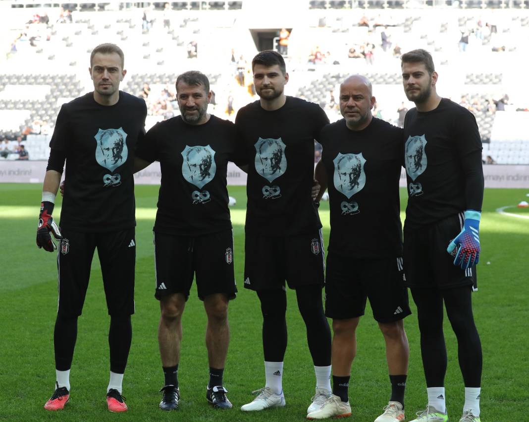 Beşiktaş Başakşehir maçı tribünlerinden muazzam kareler 53